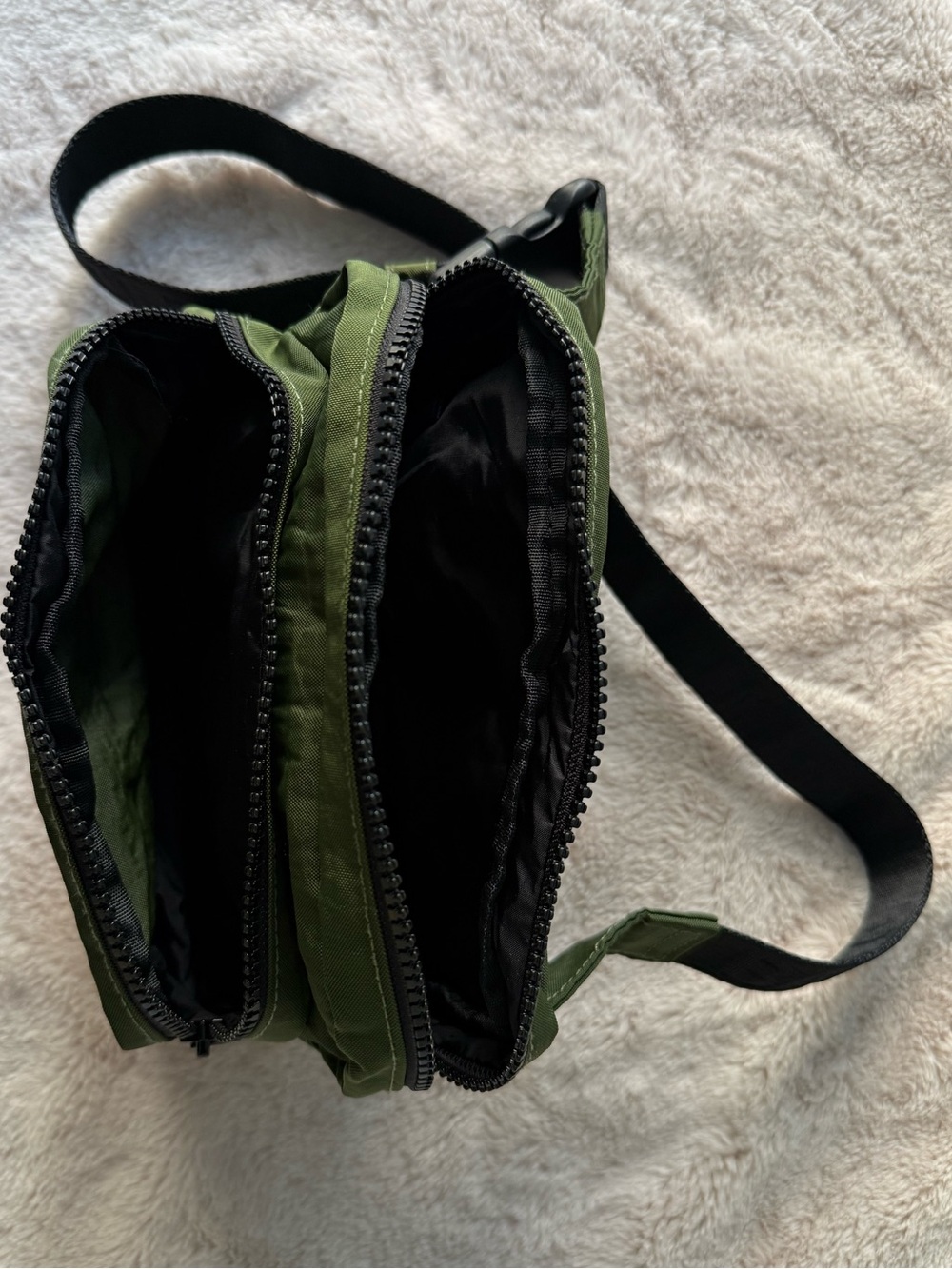 BAGGU Fanny Pack Bay Laurel - Picture 9 of 11